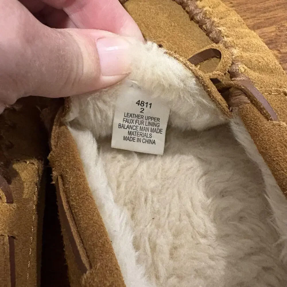 Minnetonka Slippers Youth Size‎ 2 Tan Suede Moccasin Faux Fur Lined Bow 4811